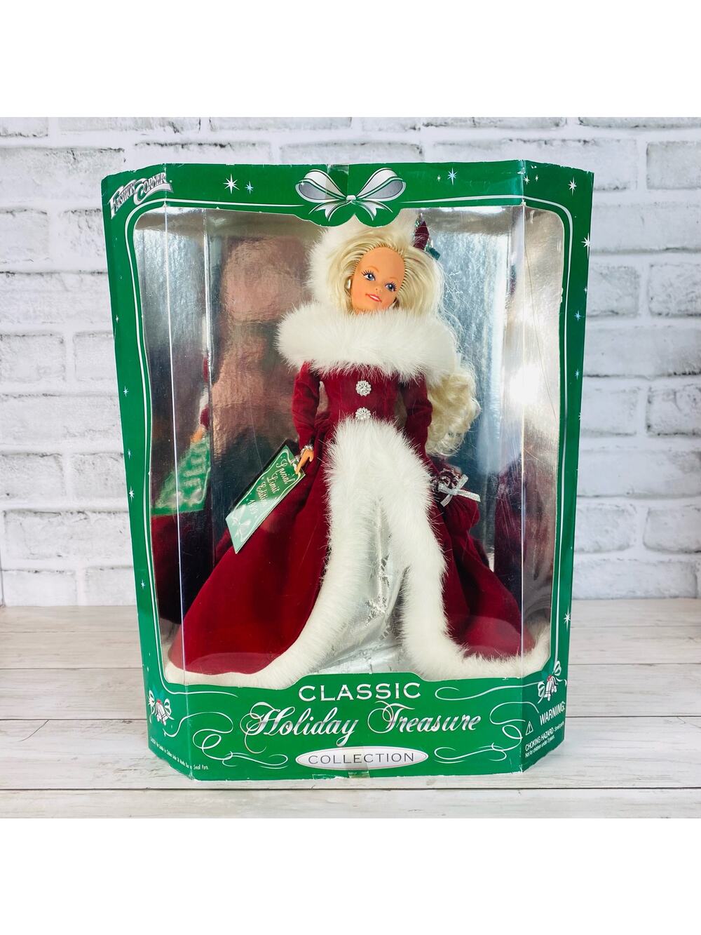 Classic Holiday Treasure Collection Christmas Doll VTG Holiday Barbie-Style 90's